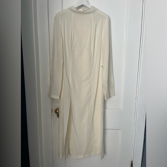 Unworn, tags on white dress with thigh slit - Picture 4 of 5